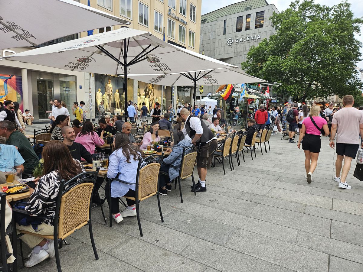 Munchen cântă și dansează » Primele impresii din „capitala fotbalului”, printre picături: Euro în plan secund, orașul serbează frenetic a 866-a aniversare