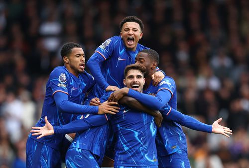 Jadon Sancho este dorit de Jose Mourinho la Fenerbahce // FOTO: Getty Images