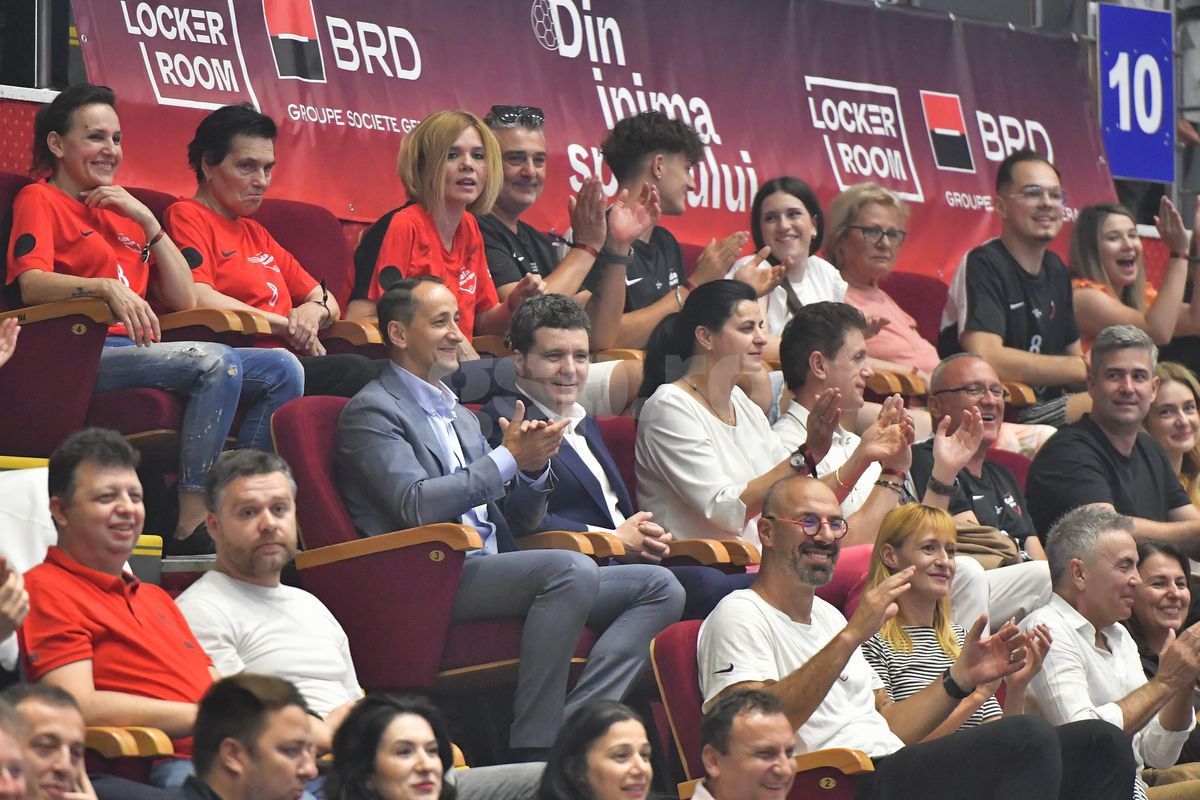 Imagini de la meciul de retragere al Cristinei Neagu surprinse de fotoreporterul GSP Cristi Preda