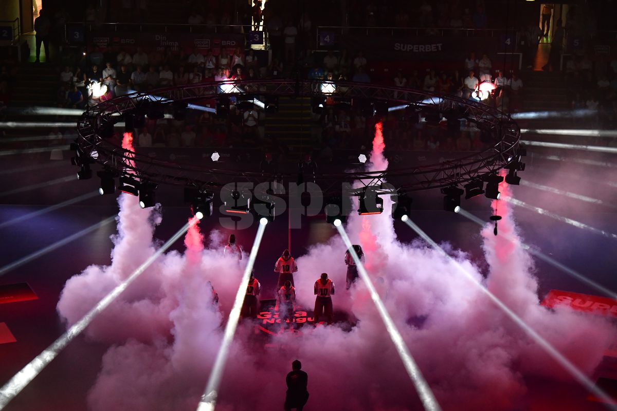 Imagini de la meciul de retragere al Cristinei Neagu surprinse de fotoreporterul GSP Cristi Preda