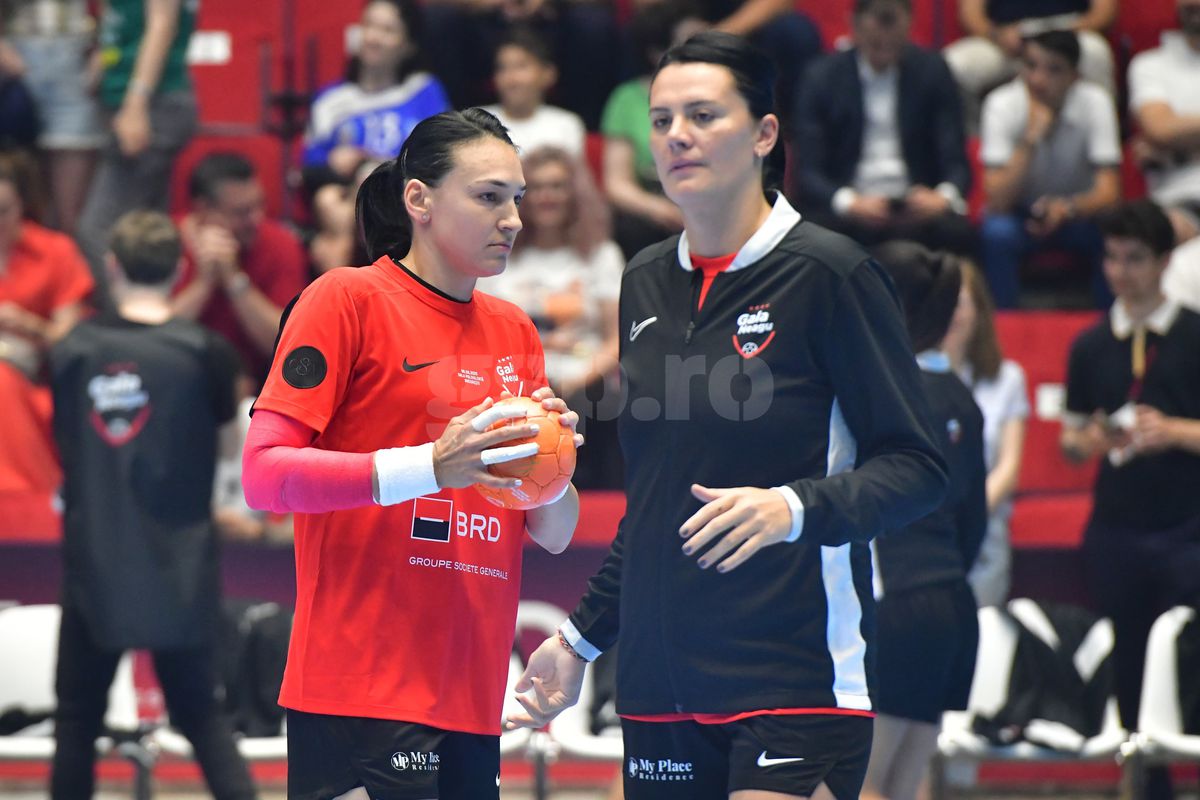 Imagini de la meciul de retragere al Cristinei Neagu surprinse de fotoreporterul GSP Cristi Preda