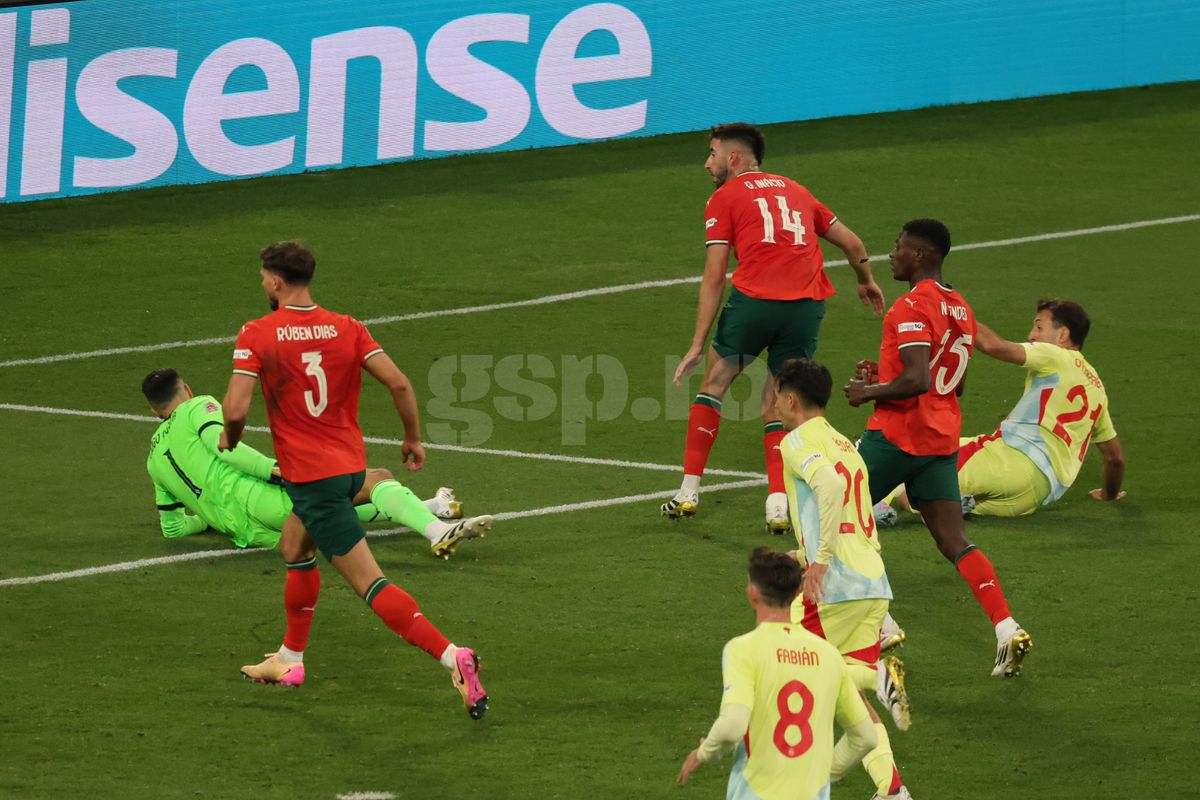 Pentru eternita7e! Portugalia a câștigat la loviturile de departajare finala Nations League cu Spania. La 40 de ani, Cristiano Ronaldo a plâns ca un copil