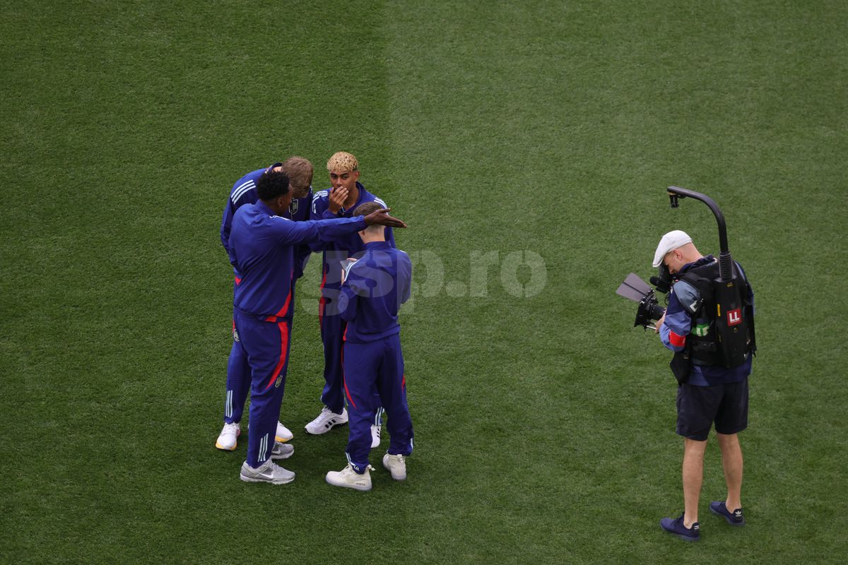 „Siuuuuuu” » Cadru cu cadru: ce s-a întâmplat pe Allianz Arena, imediat după ce Cristiano Ronaldo a ieșit pe teren pentru finala cu Spania