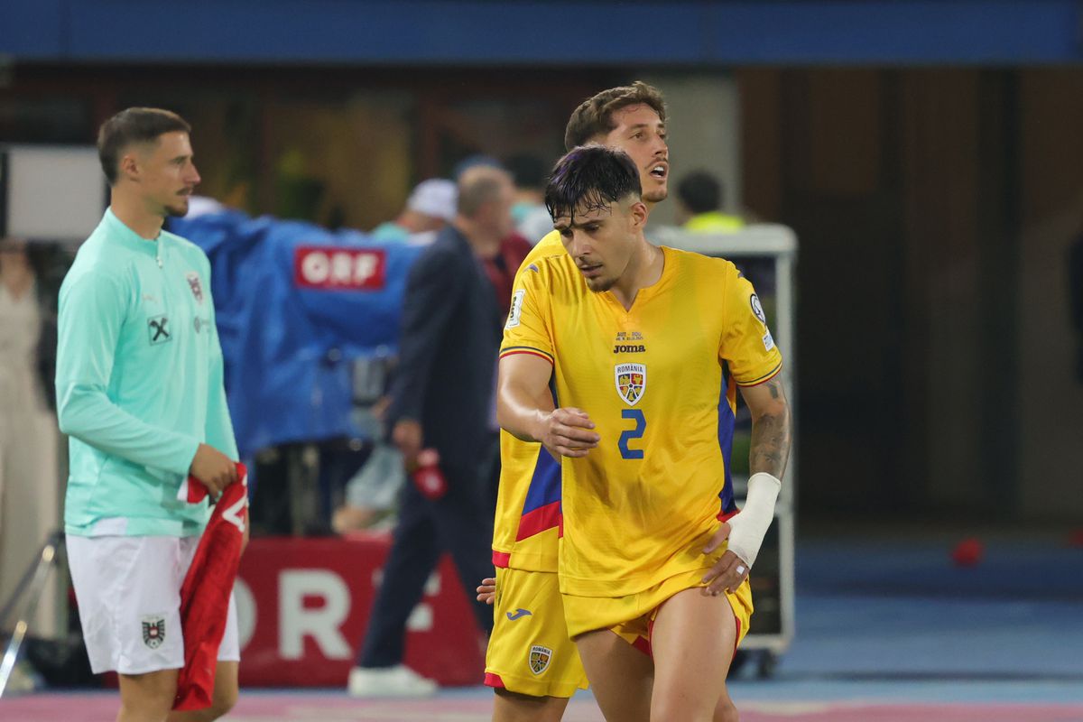Dispută între Andrei Raţiu şi David Miculescu la finalul partidei Austria - România 2-1