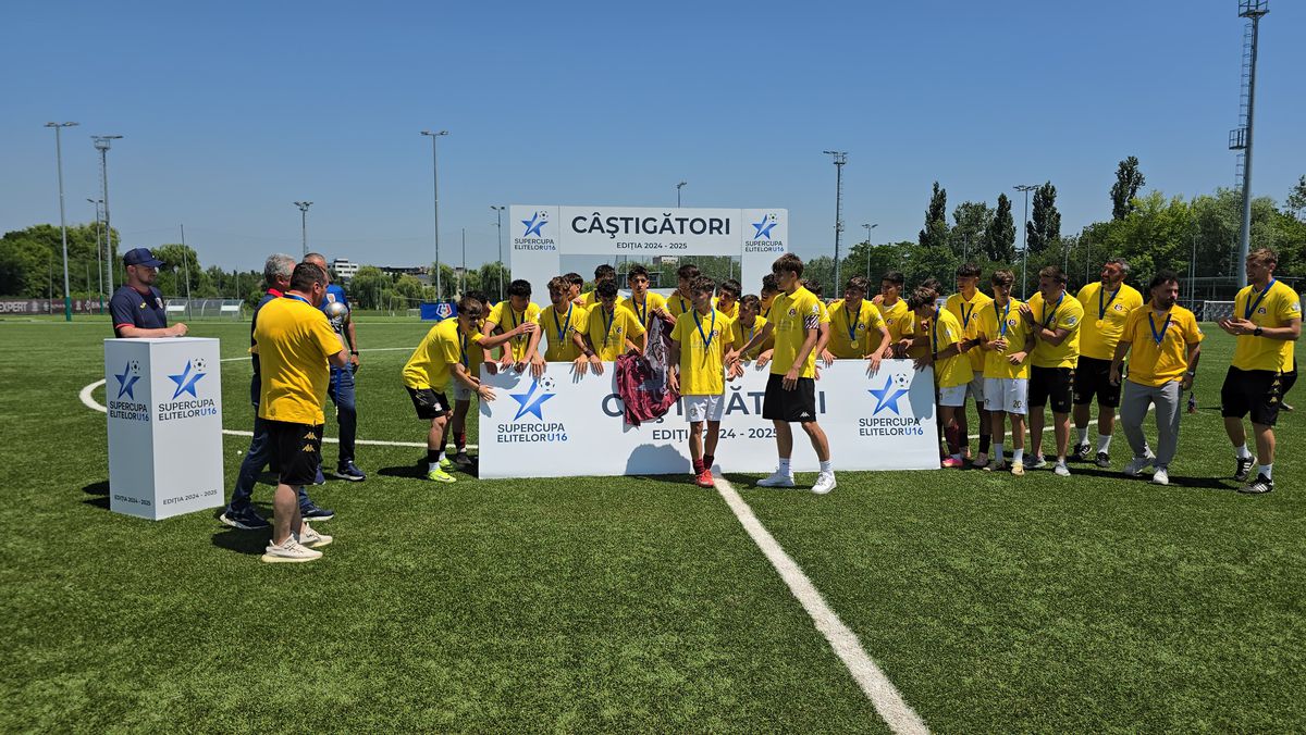 Dan Șucu și Costel Gâlcă au asistat la triumful echipei U16 a Rapidului din Supercupa României