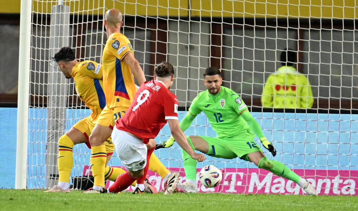 Semnal de alarmă pentru Mircea Lucescu! Zona centrală a „crăpat” cu Austria și l-a băgat în corzi pe Horațiu Moldovan » Avem cifrele portarului