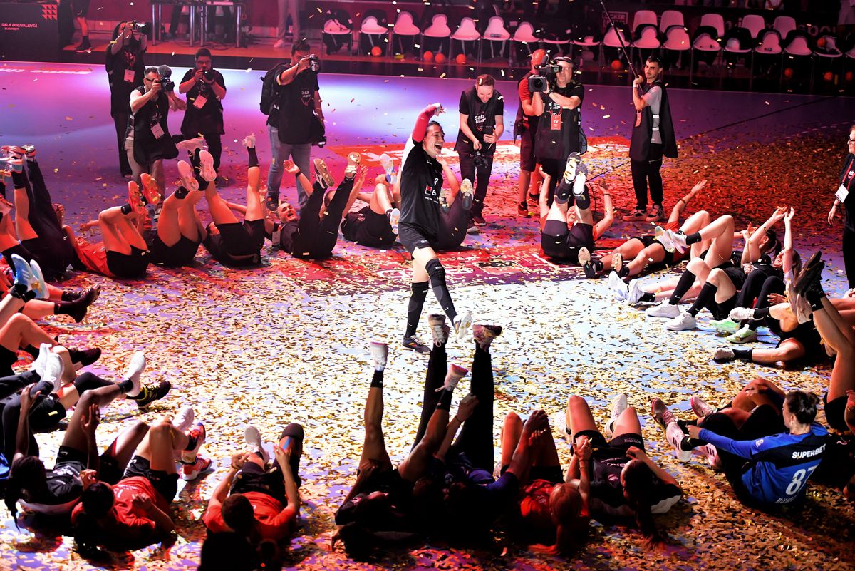 Imagini de la meciul de retragere al Cristinei Neagu surprinse de fotoreporterul GSP Cristi Preda