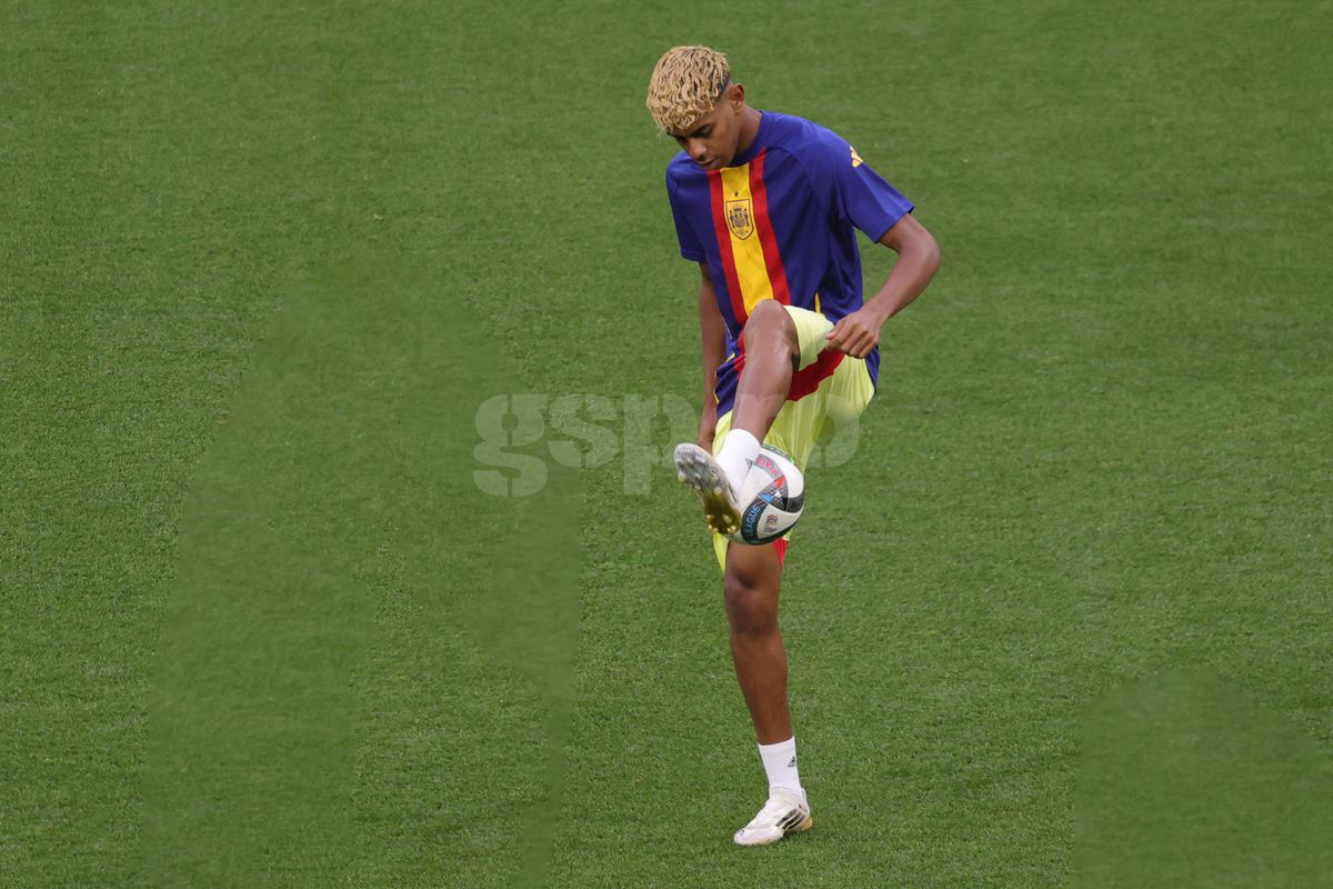 „Siuuuuuu” » Cadru cu cadru: ce s-a întâmplat pe Allianz Arena, imediat după ce Cristiano Ronaldo a ieșit pe teren pentru finala cu Spania