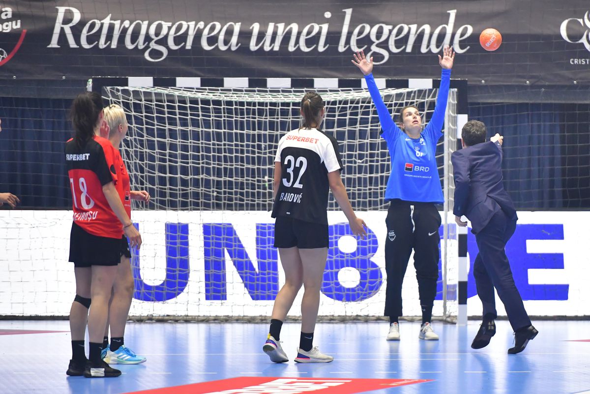 Șeful statului și-a explicat execuția de la „Gala Neagu”: „Am vrut să dau boltă, dar s-a lipit mingea” + 3 oameni din sport pe care îi va aborda pentru o „strategie pe 10 ani”