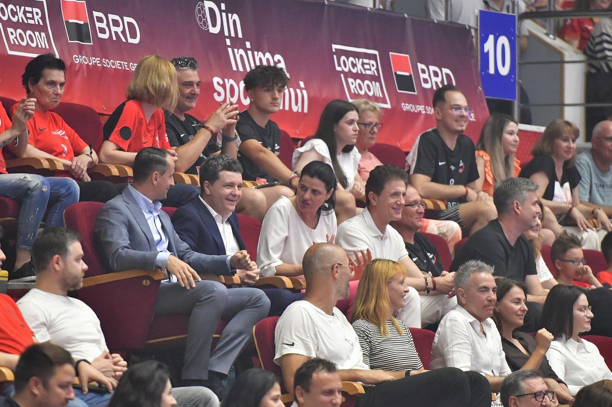 Președintele Nicușor Dan s-a ținut de cuvânt și a venit la Gala Neagu: cum a reacționat sala când și-a făcut apariția