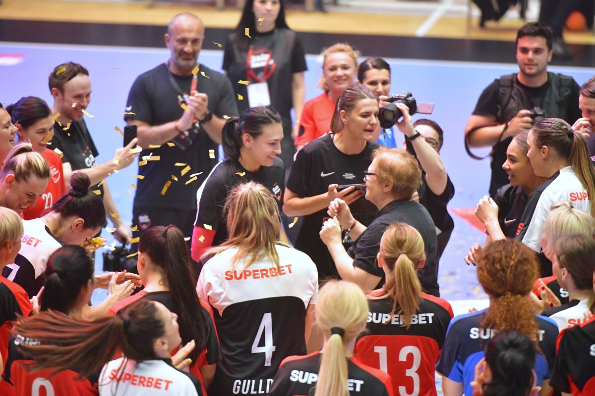 Imagini de pe parchet, după „Gala Neagu”