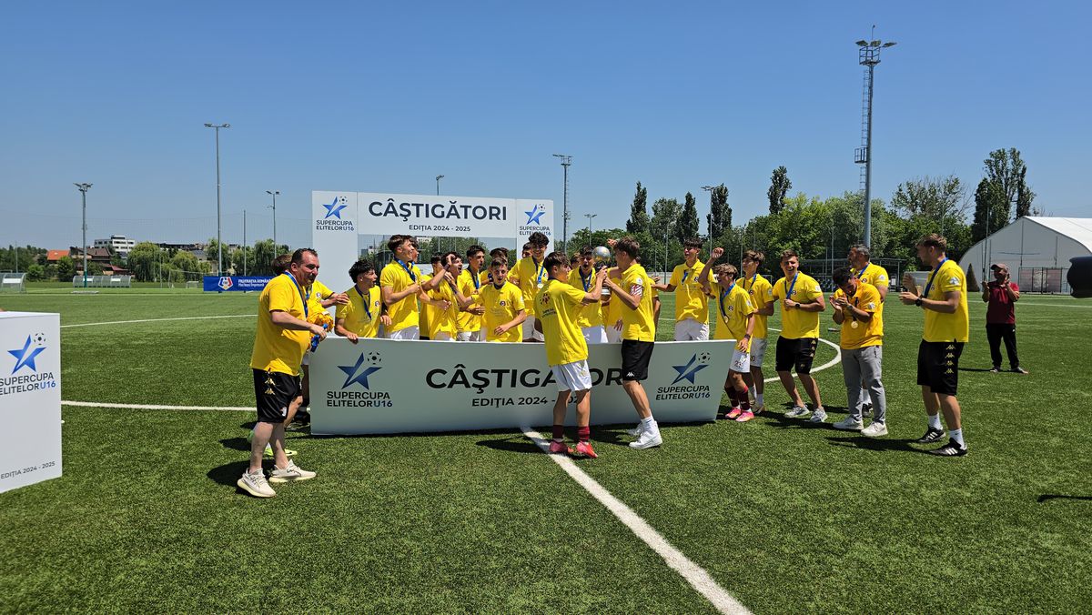 Dan Șucu, la meciul dintre Rapid U16 și U Cluj U16