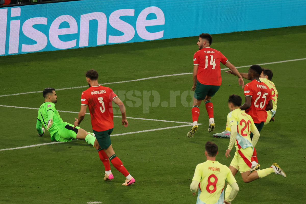 Pentru eternita7e! Portugalia a câștigat la loviturile de departajare finala Nations League cu Spania. La 40 de ani, Cristiano Ronaldo a plâns ca un copil