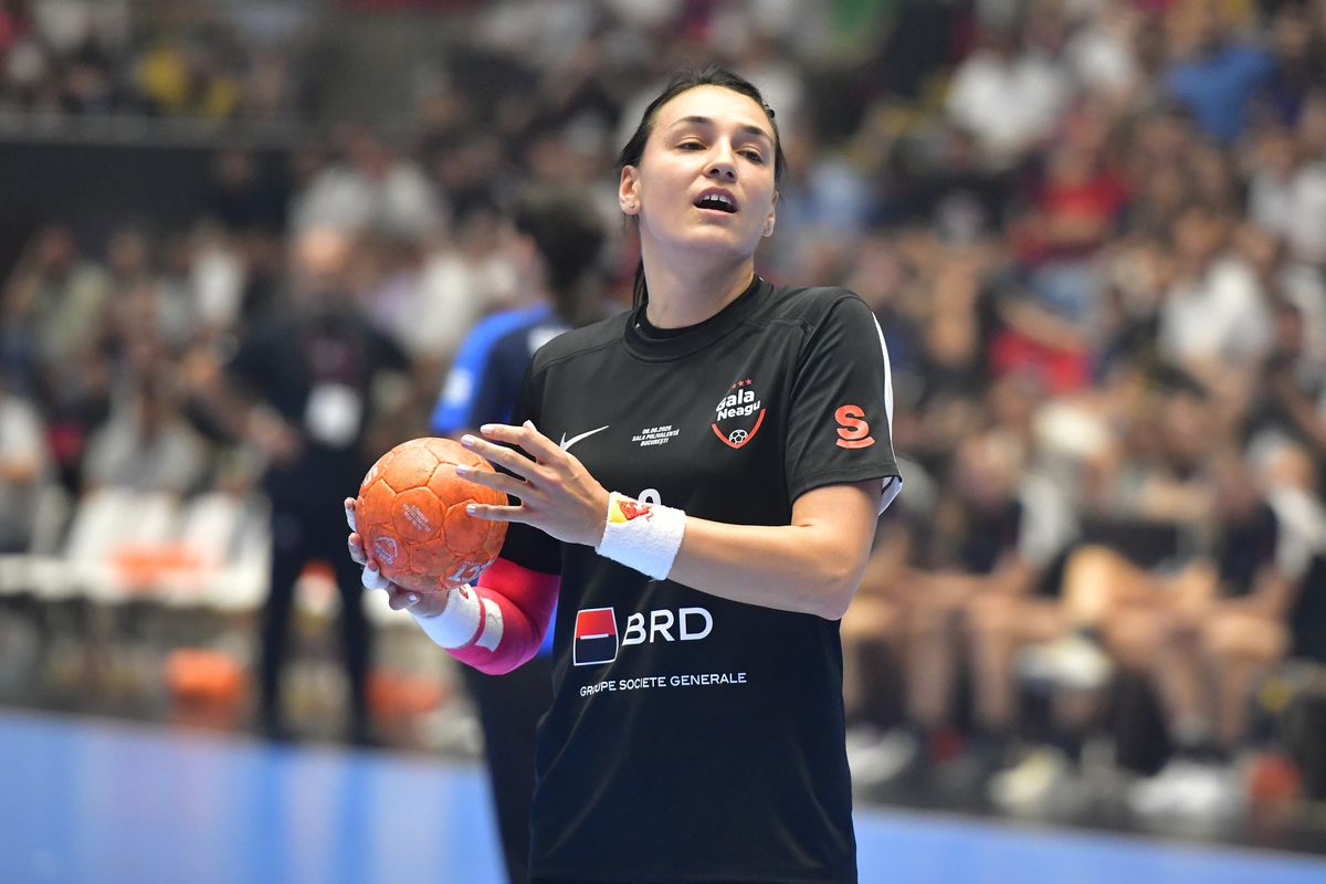 Imagini de la meciul de retragere al Cristinei Neagu surprinse de fotoreporterul GSP Cristi Preda