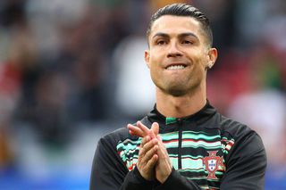 „Siuuuuuu” » Cadru cu cadru: ce s-a întâmplat pe Allianz Arena, imediat după ce Cristiano Ronaldo a ieșit pe teren pentru finala cu Spania