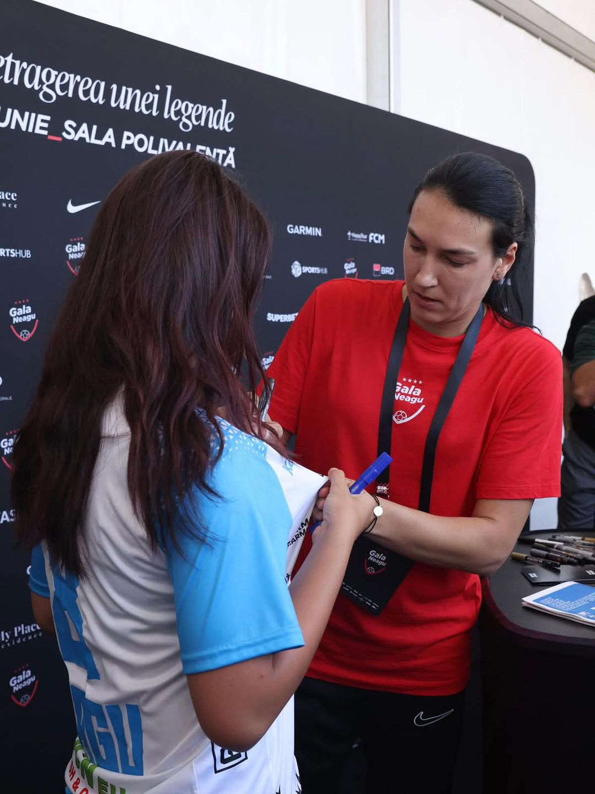 Spectacolul a început! Cristina Neagu s-a reunit cu prietenele care vor participa la gală