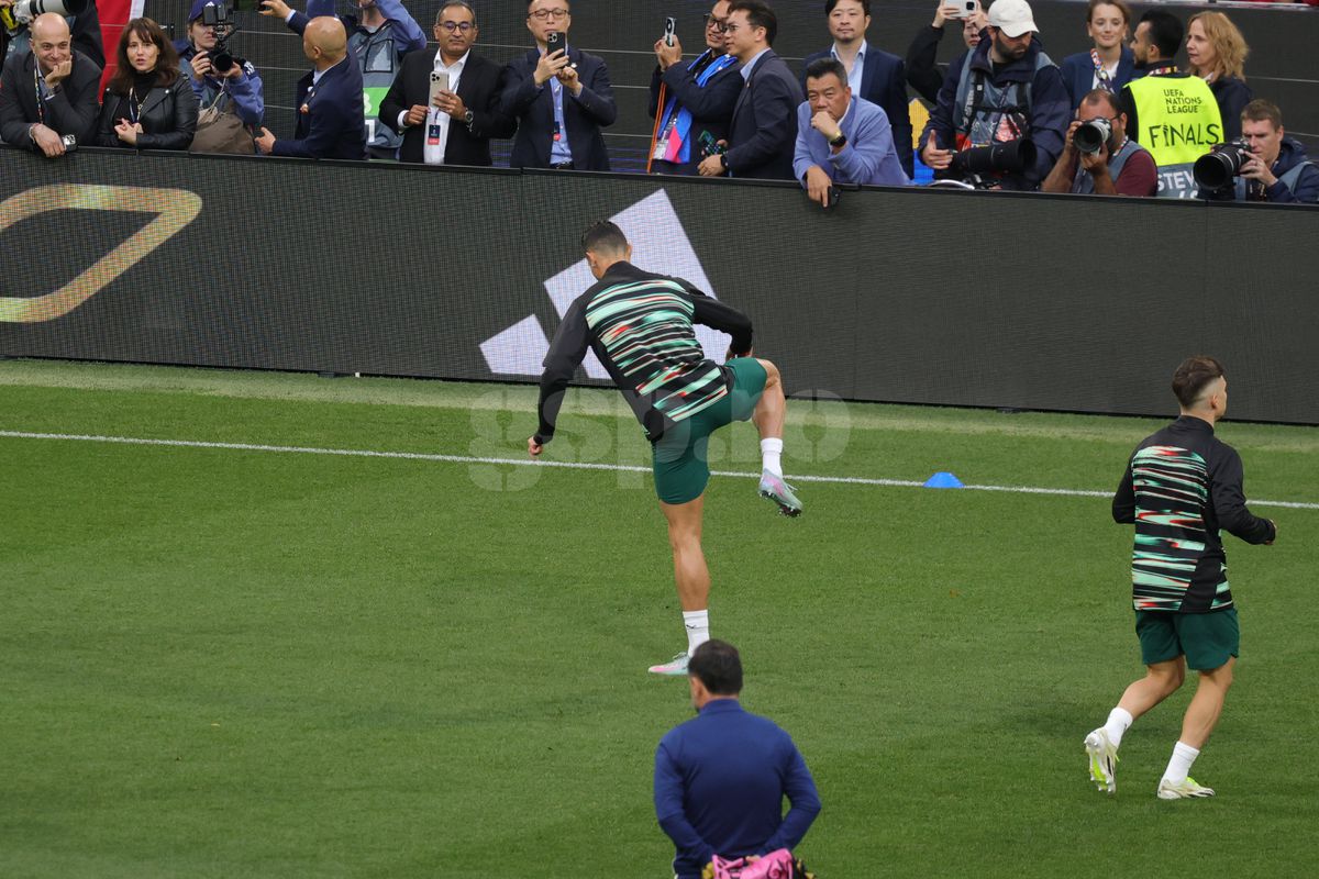 „Siuuuuuu” » Cadru cu cadru: ce s-a întâmplat pe Allianz Arena, imediat după ce Cristiano Ronaldo a ieșit pe teren pentru finala cu Spania