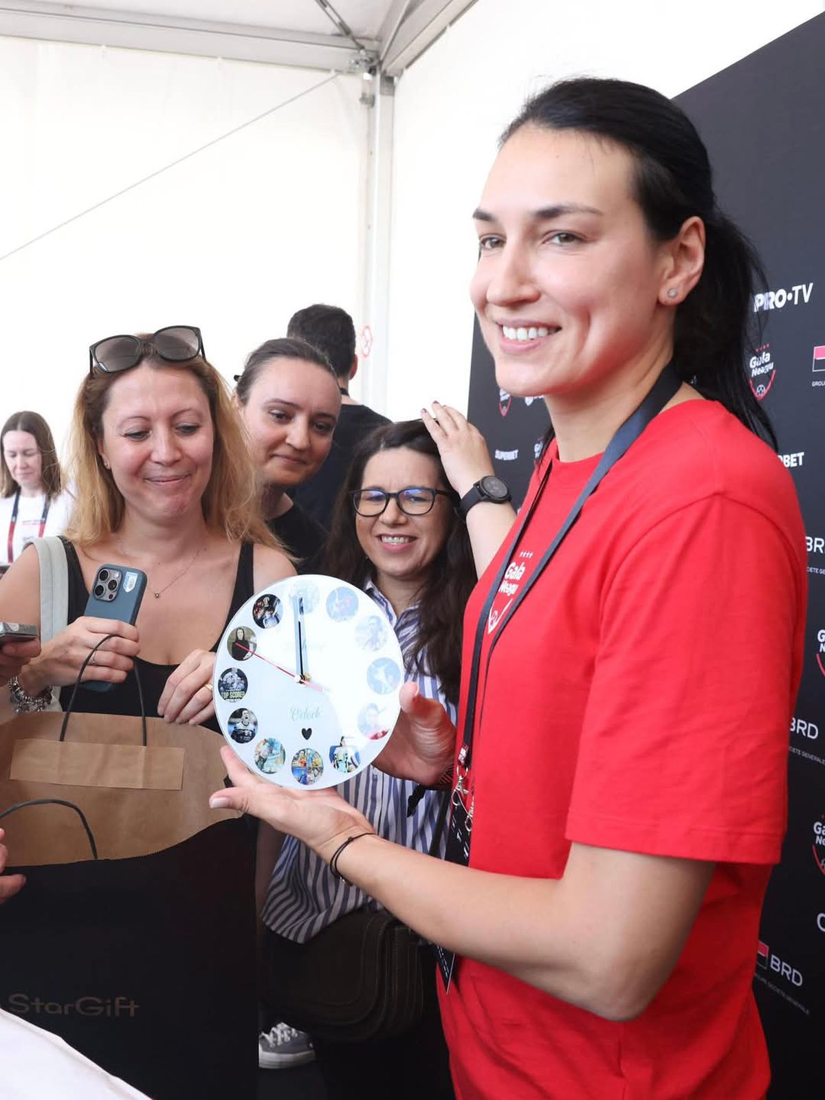 Spectacolul a început! Cristina Neagu s-a reunit cu prietenele care vor participa la gală