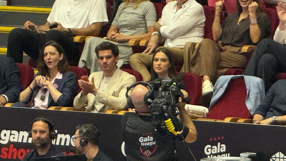 Vedetele prezente la meciul de retragere al Cristinei Neagu