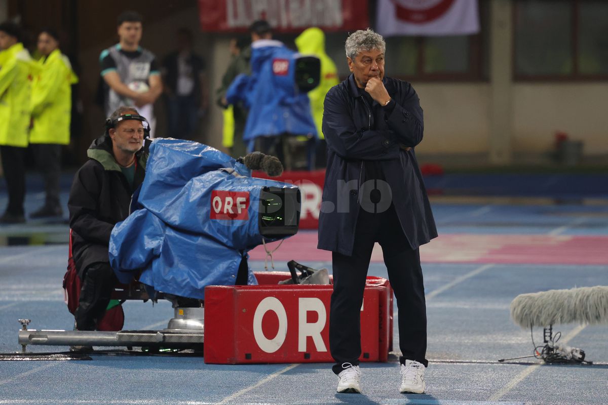 Mircea Lucescu, la meciul Austria - România 2-1
