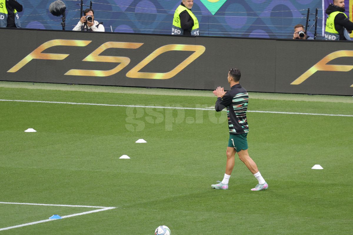 „Siuuuuuu” » Cadru cu cadru: ce s-a întâmplat pe Allianz Arena, imediat după ce Cristiano Ronaldo a ieșit pe teren pentru finala cu Spania