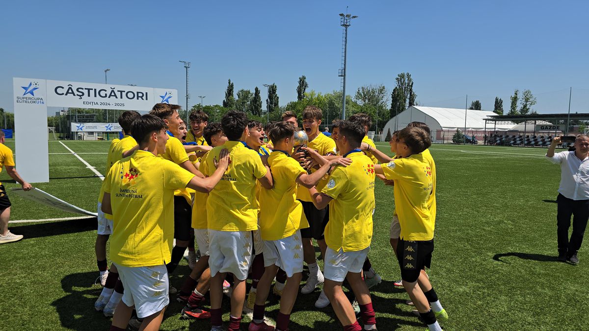 Dan Șucu și Costel Gâlcă au asistat la triumful echipei U16 a Rapidului din Supercupa României