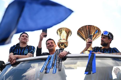 Francesco Acerbi pleacă de la Inter (dreapta) / foto: Imago Images