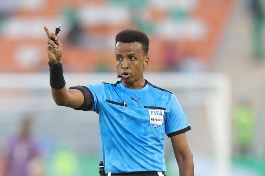 Restricții dure la frontieră » Un atacant a fost blocat 7 ore + Arbitrul african de top nu a primit viza de intrare!