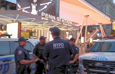 Teroare la New York! 6 persoane înjunghiate înaintea unui eveniment sportiv major la care ar urma să participe președintele Donald Trump