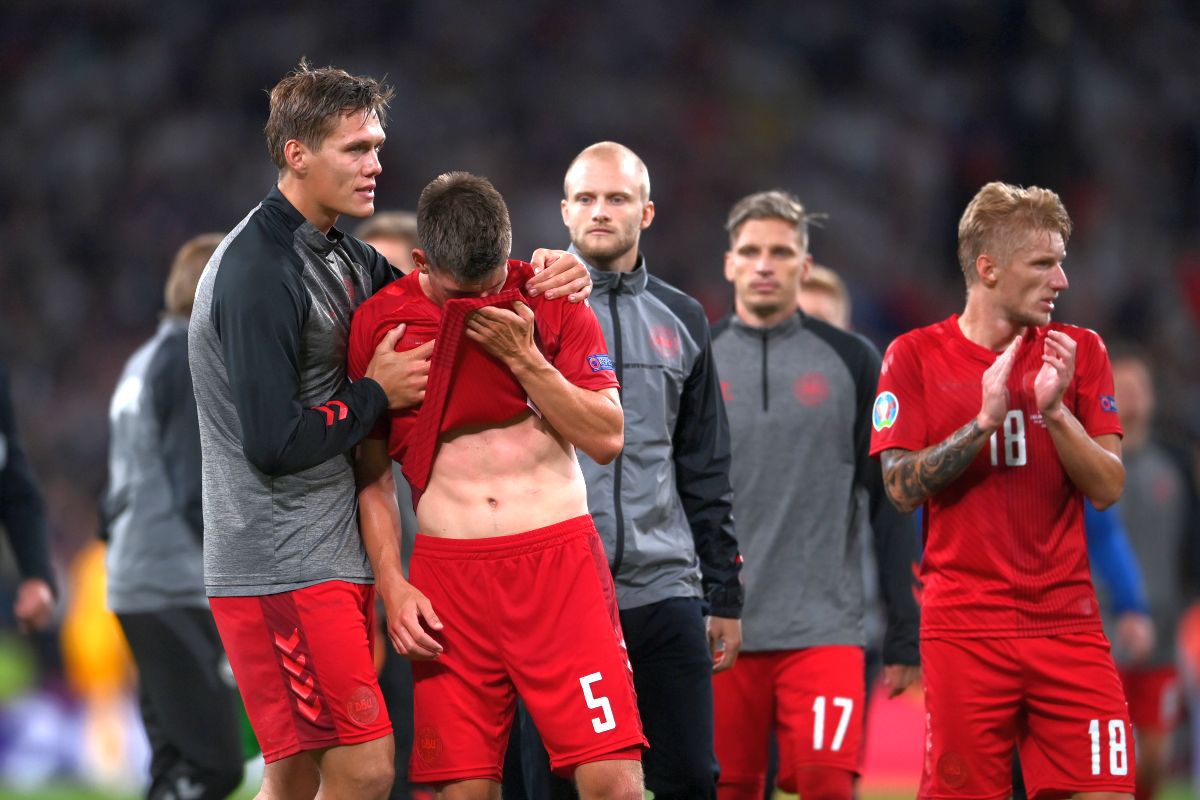 Câtă durere! Eliminați de la EURO 2020, jucătorii danezi au izbucnit în plâns la final