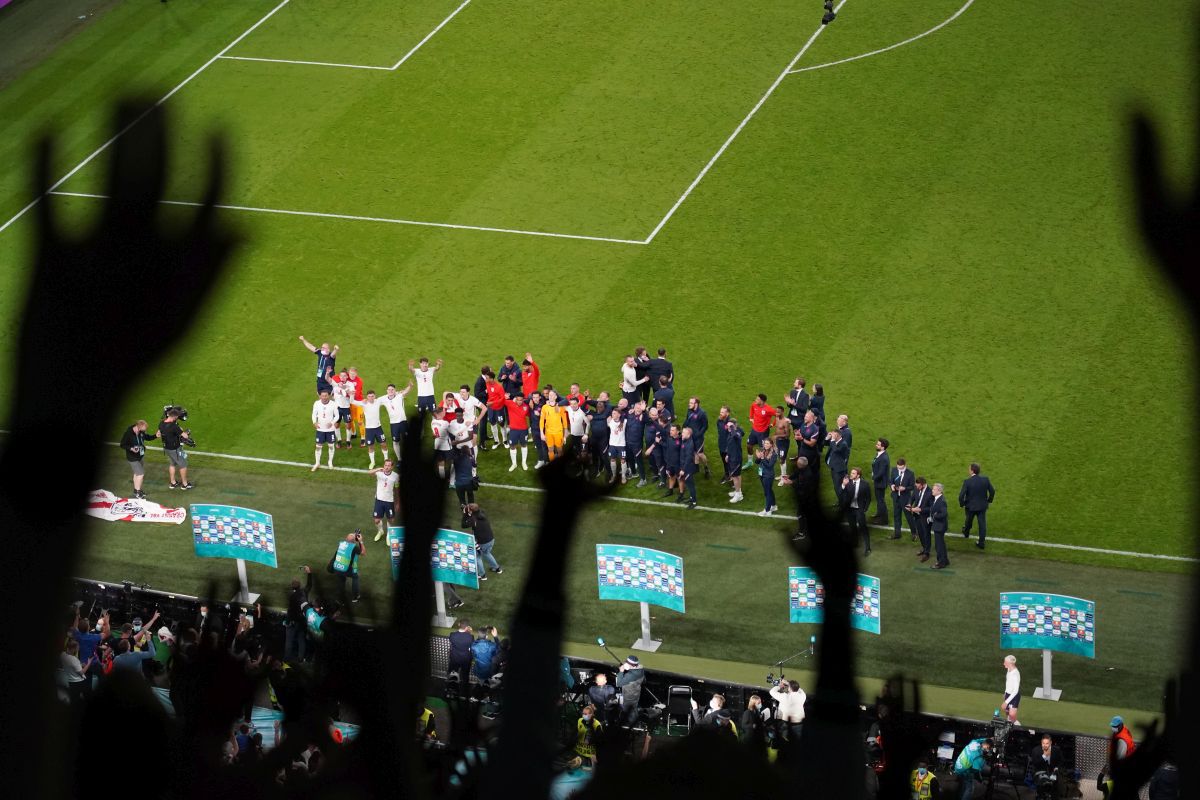 Primul gol din lovitură liberă de la Euro 2020 » Englezii sunt furioși: „Trebuia anulat! Încalcă regulamentul”