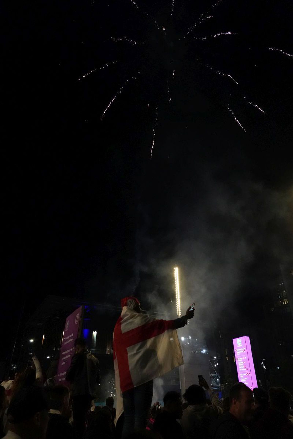 Porumboiu și Crăciunescu, atac dur la arbitrajul din Anglia - Danemarca: „Penalty-ul ca penalty-ul, dar pe-asta cum să n-o vezi? Niște mormoloci!”