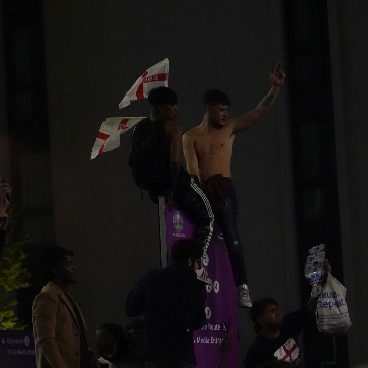 Primul gol din lovitură liberă de la Euro 2020 » Englezii sunt furioși: „Trebuia anulat! Încalcă regulamentul”