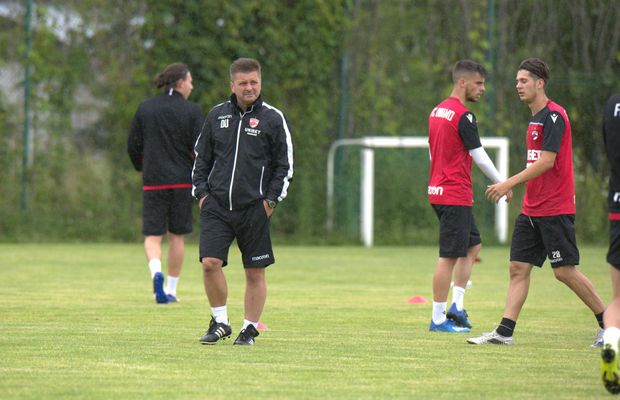 Amicalul dintre Dinamo și Rapid nu se mai dispută » Veteranii „câinilor” au vrut să-i trimită la meci pe cei tineri