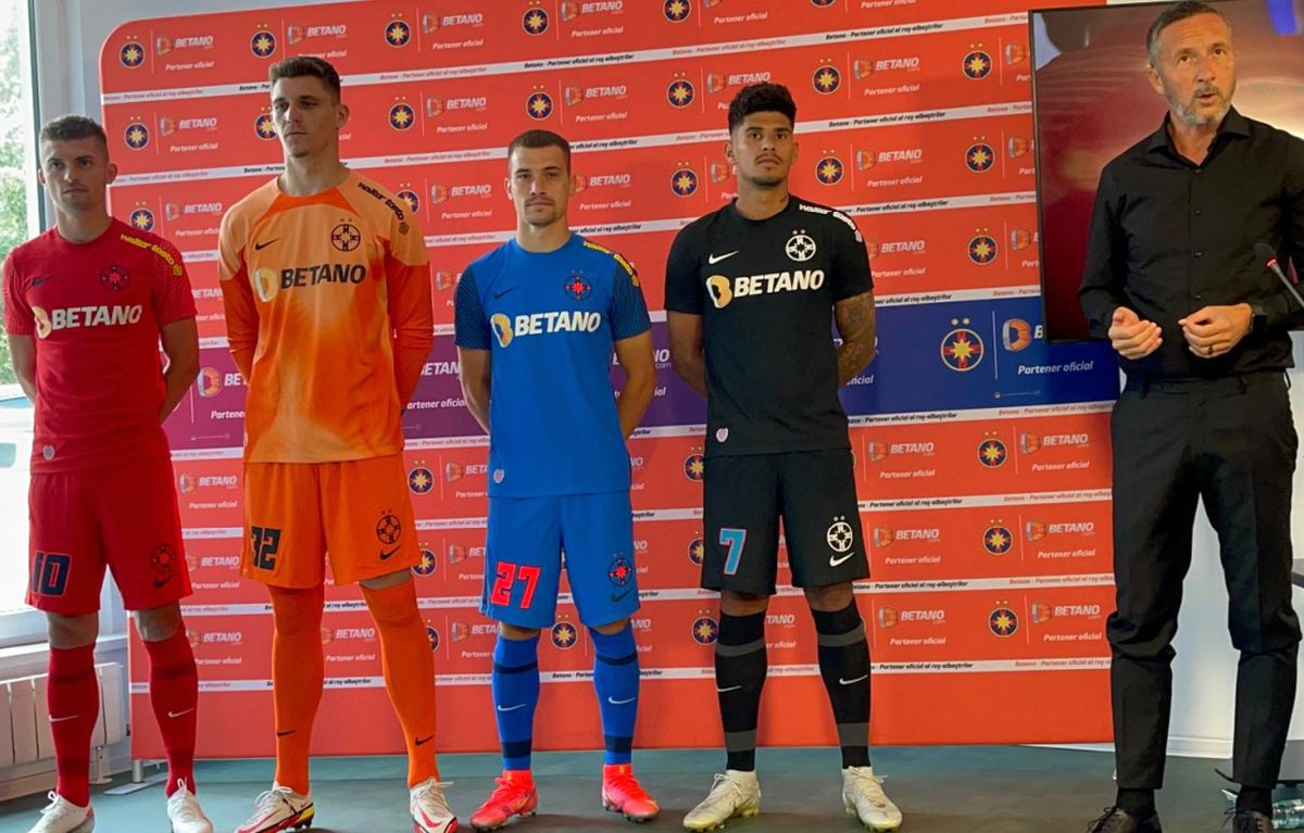 FCSB și-a prezentat echipamanetul pentru noul sezon: „Cel mai frumos din ultimii 30 de ani!” + Sigla Peluzei Nord, prezentă pe tricouri