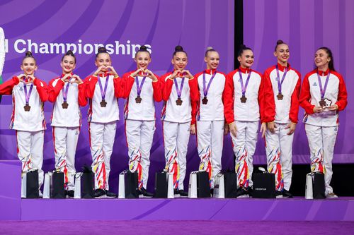 Echipa României pe treapta a treia a podiumului FOTO FR Gimnastică Ritmică