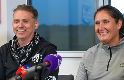 Prima antrenoare din istoria fotbalului englez masculin » Ce echipă a preluat