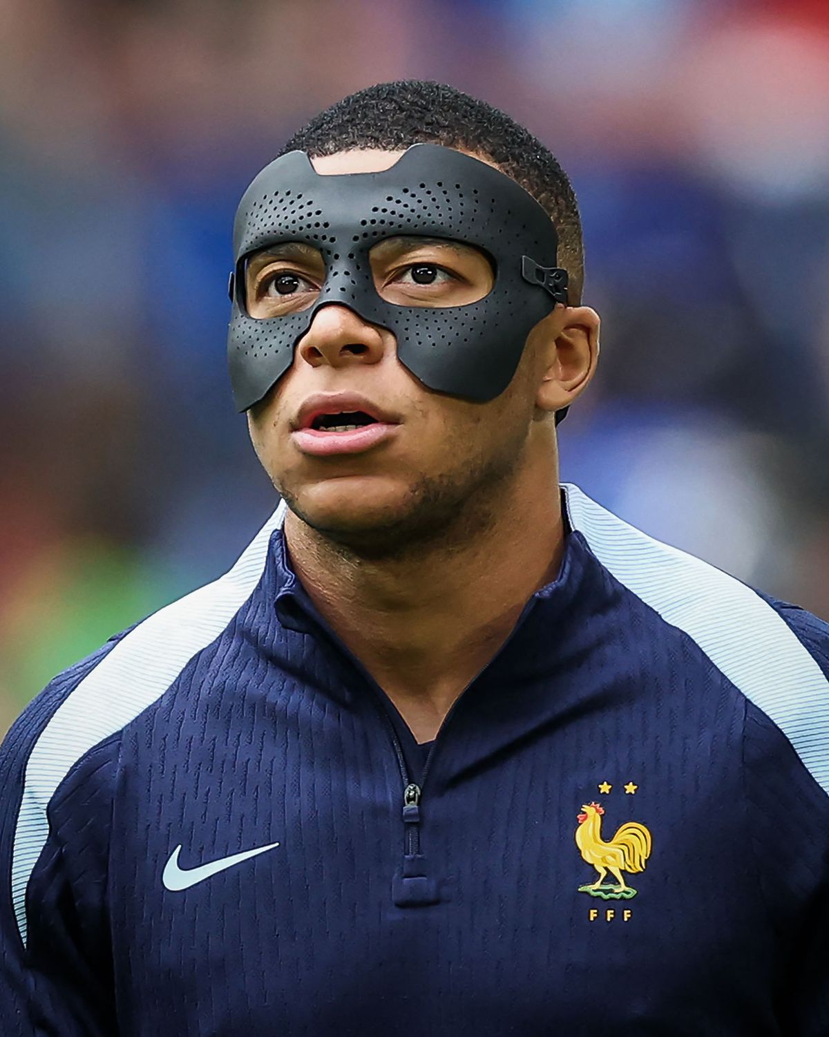 Carnaval german. Kylian Mbappe a ajuns la a cincea mască! » Opinia unui adversar: „Se asfixiază și nu poate juca decât la maximum 80% din capacitate!”