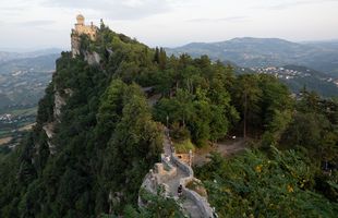 Care-i faza cu San Marino? Cum a reușit microstatul să-și mențină independența cu ajutorul lui Napoleon și Garibaldi + 5 lucruri mai puțin știute despre „cea mai liniștită țară din lume”