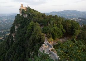 Care-i faza cu San Marino? Cum a reușit microstatul să-și mențină independența cu ajutorul lui Napoleon și Garibaldi + 5 lucruri mai puțin știute despre „cea mai liniștită țară din lume”