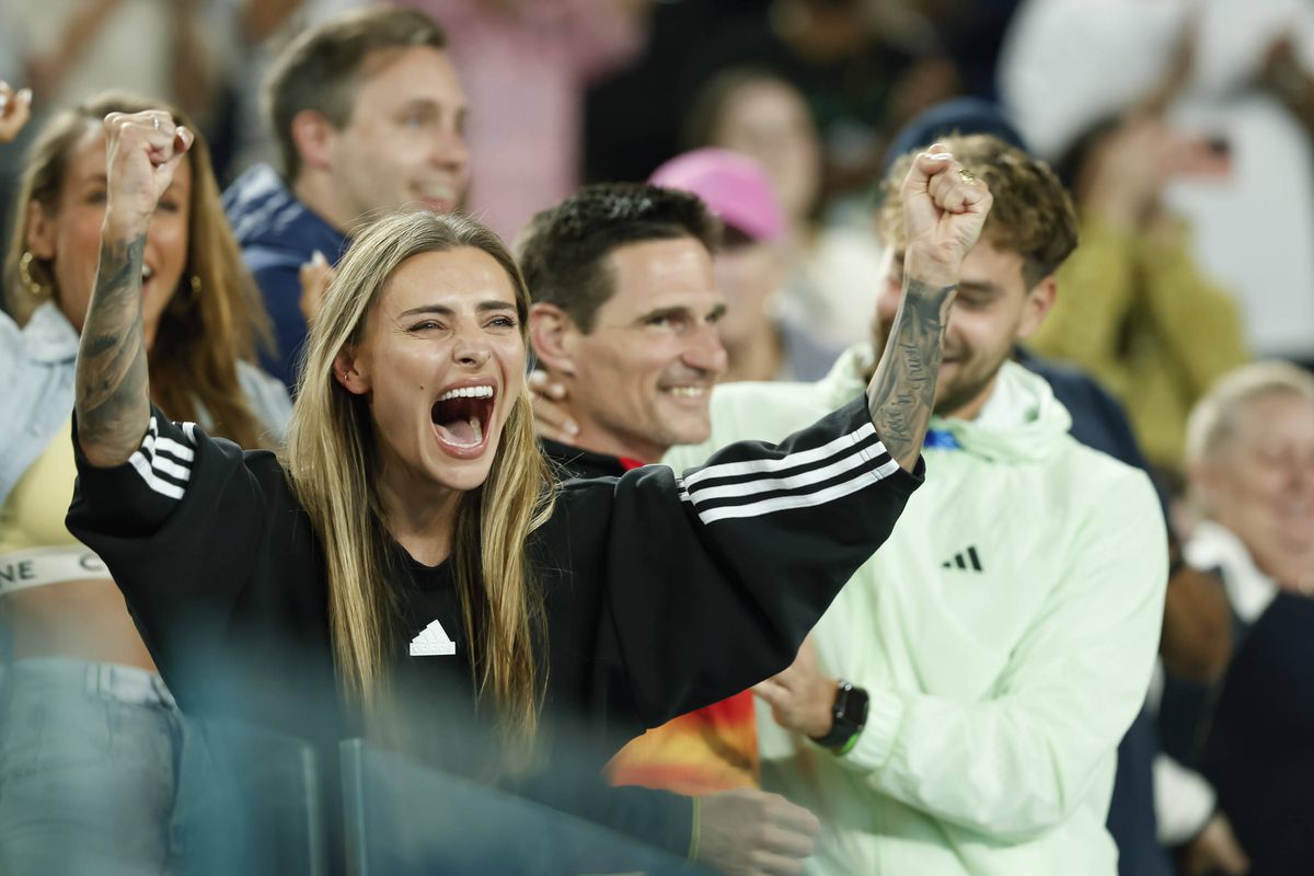 Cine-l susține pe Alexander Zverev la Wimbledon: actriță, model și prezentatoare TV