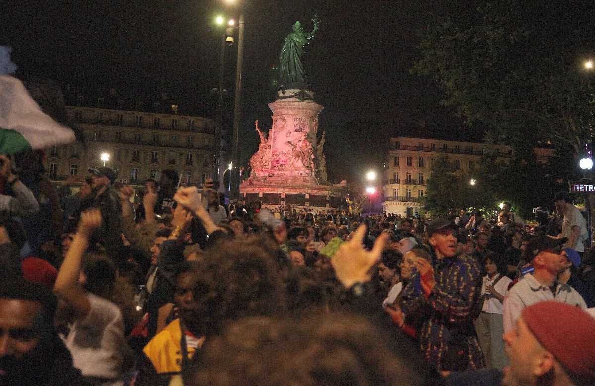 Violențele izbucnite la Paris, după alegerile legislative din Franța: foc, fum, teroare