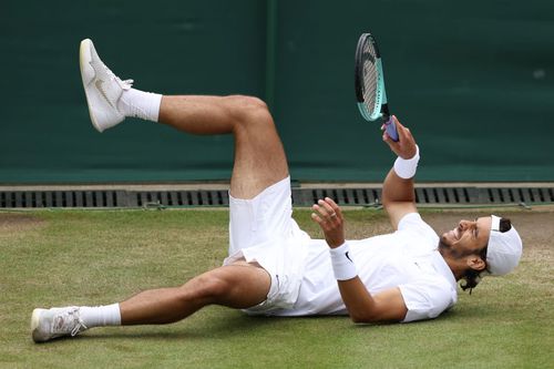 Lorenzo Musetti sărbătorind calificarea în „sferturi” la Wimbledon 2024 Foto: Guliver/GettyImages