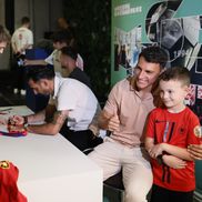 FCSB, conferință de presă și sesiune de autografe la Muzeul Fotbalului