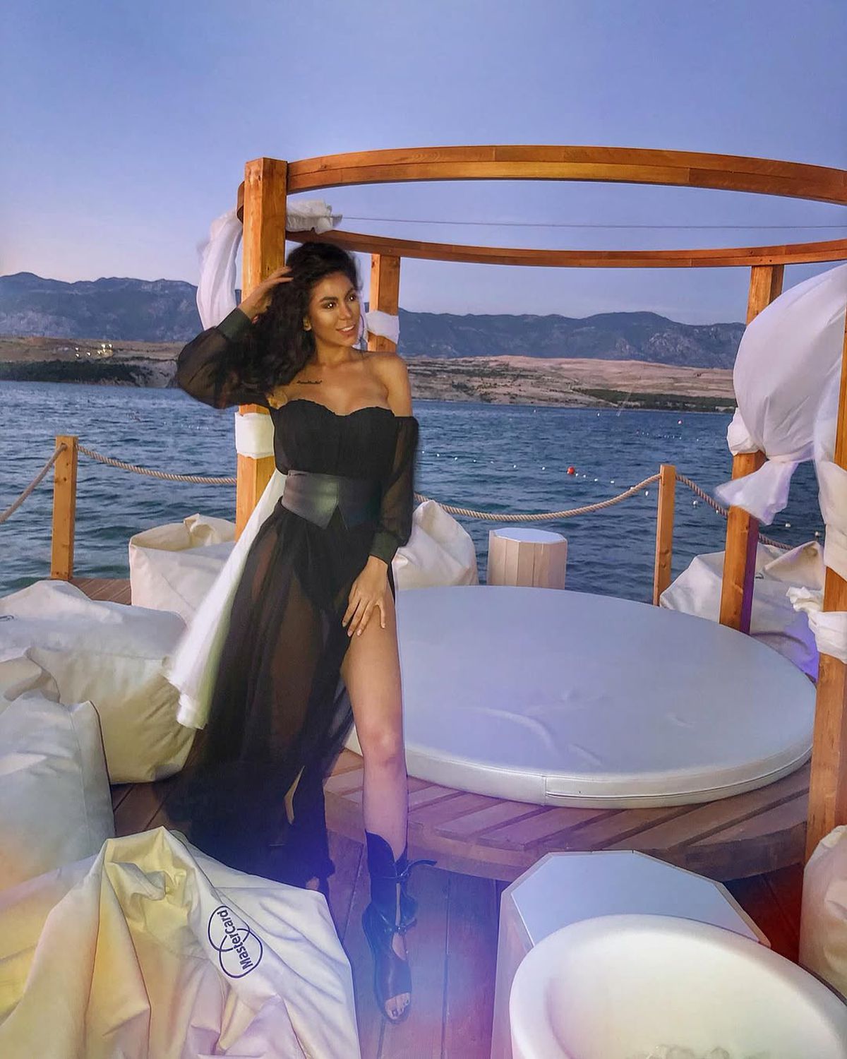 Karina Maria l-a convins pe Devis Epassy să semneze cu Dinamo