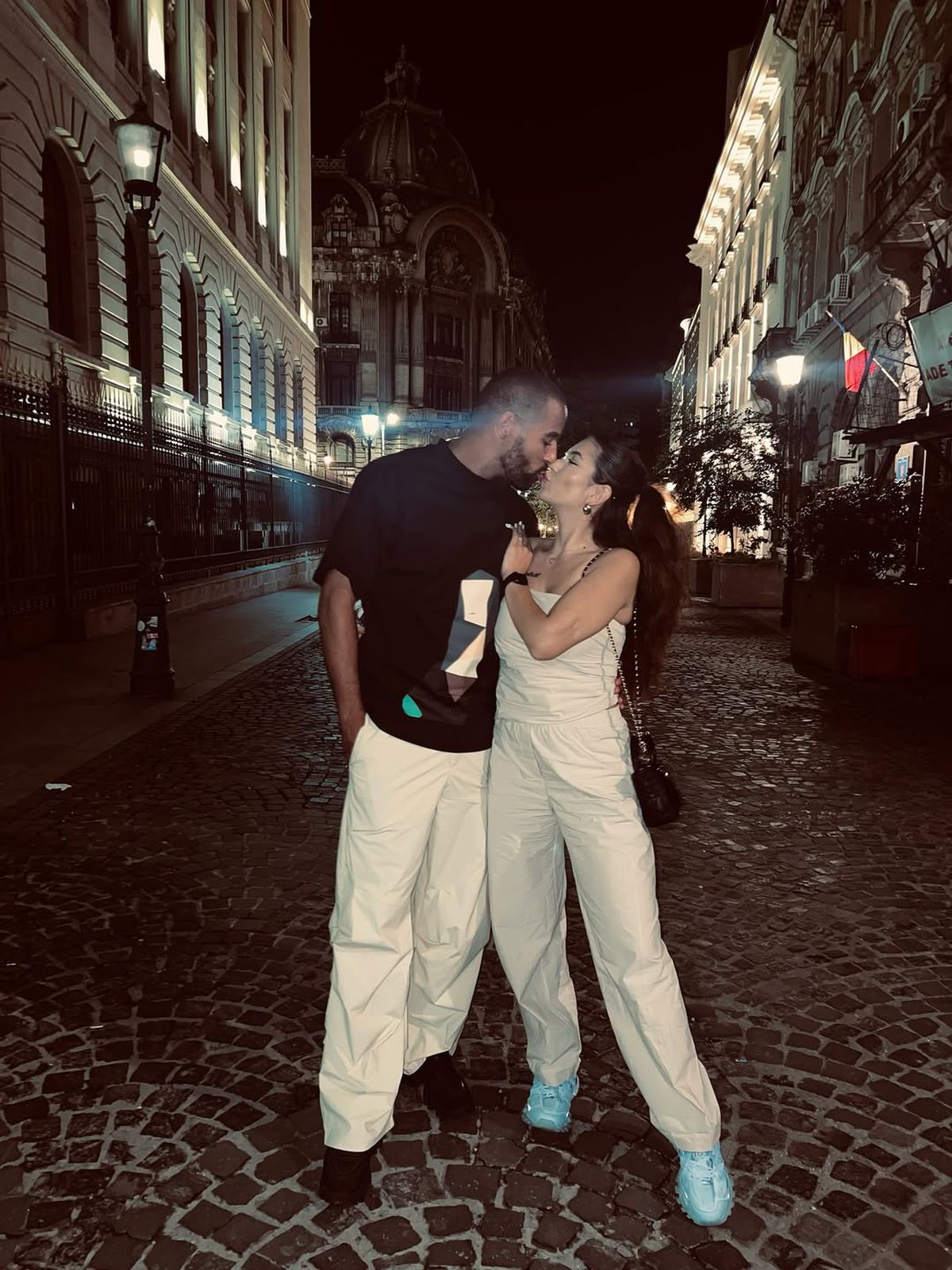 Ea l-a convins să vină la Dinamo! » Devis Epassy este căsătorit cu o româncă: au vizitat Bucureștiul luna trecută