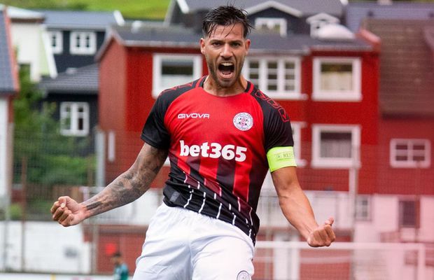 Prima surpriză din preliminariile Champions League » Echipa din Gibraltar a dat 3 goluri în 19 minute, într-un peisaj de basm