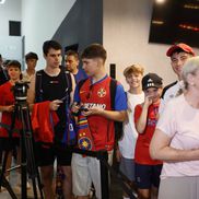 FCSB, conferință de presă și sesiune de autografe la Muzeul Fotbalului