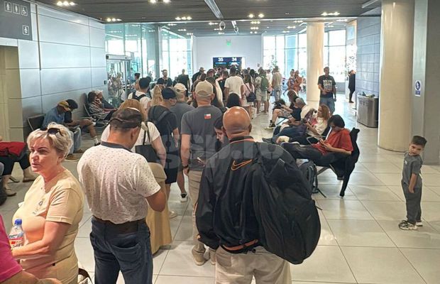 Scandal cât casa, azi, pe „Henri Coandă” » Fost fotbalist din prima ligă, captiv pe aeroport: „M-a luat Poliția de Frontieră, au zis că-mi dau amendă 4.000 lei! Lumea e revoltată, e haos!”