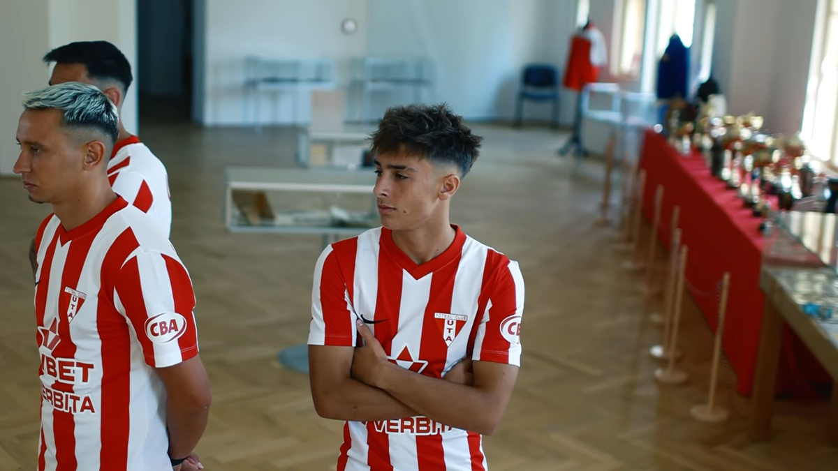 Au schimbat sponsorul tehnic și au cel mai apreciat echipament din Superliga: „În sfârșit! Tricouri de legendă!”